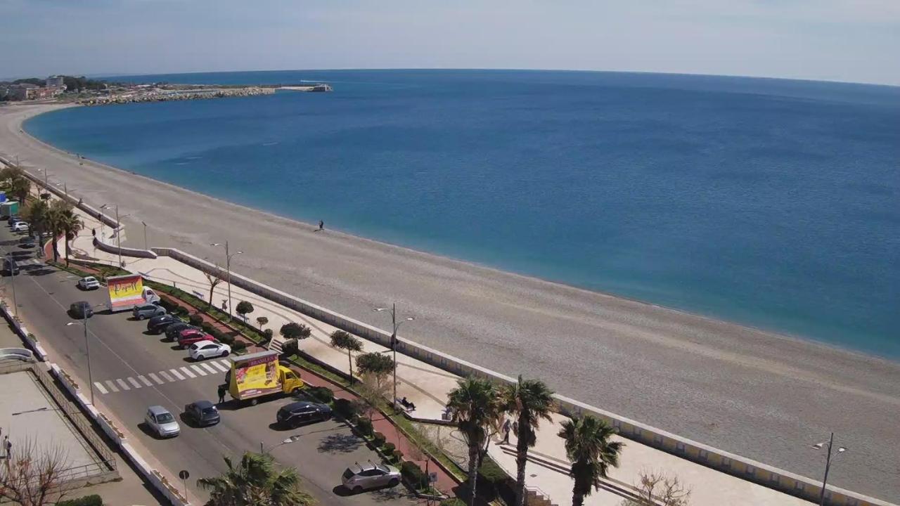 B E B Le Terrazze Sul Mare Bed & Breakfast Catanzaro Dış mekan fotoğraf